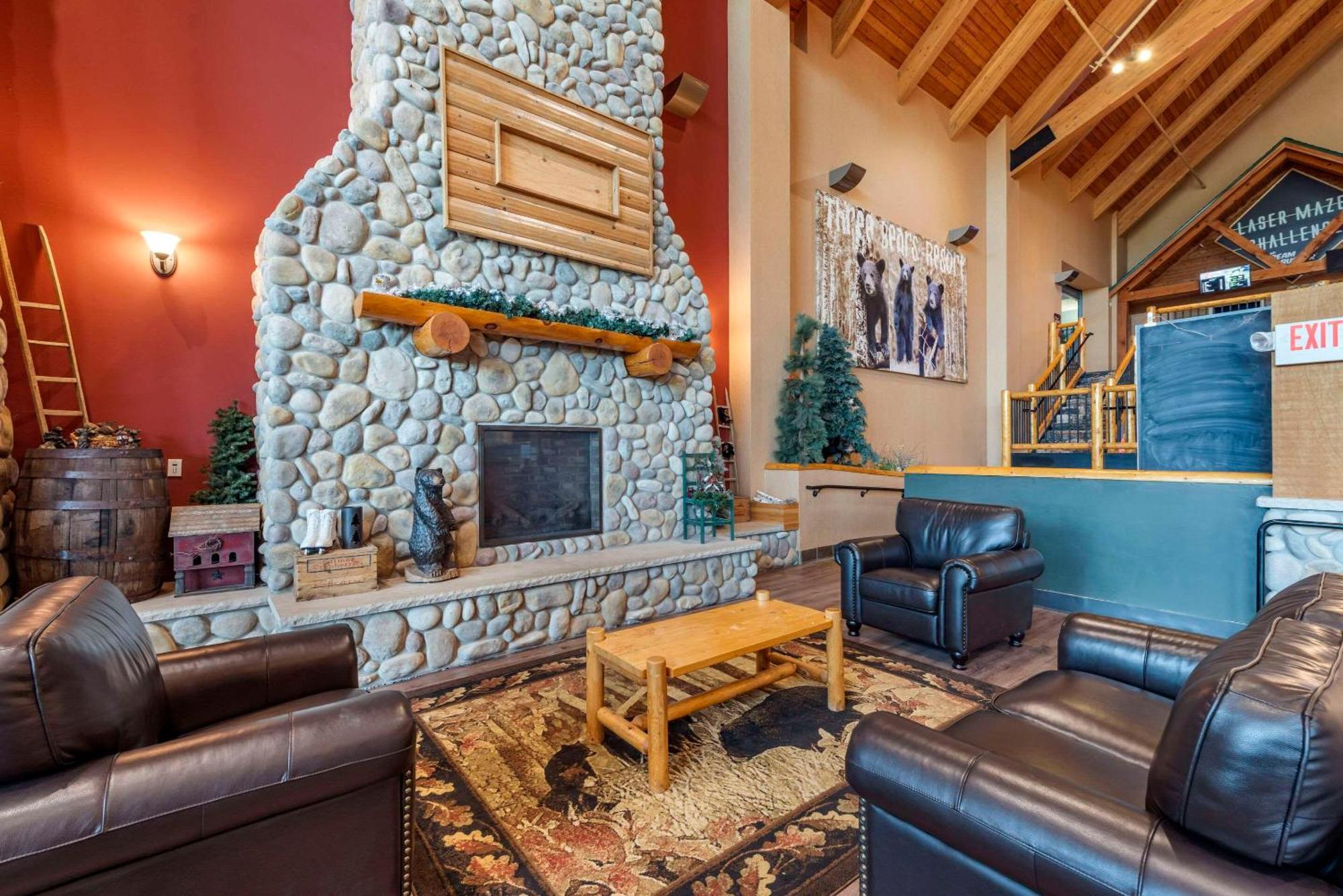 Three Bears Resort Waterpark Near Tomah Ascend Collection Warrens Extérieur photo