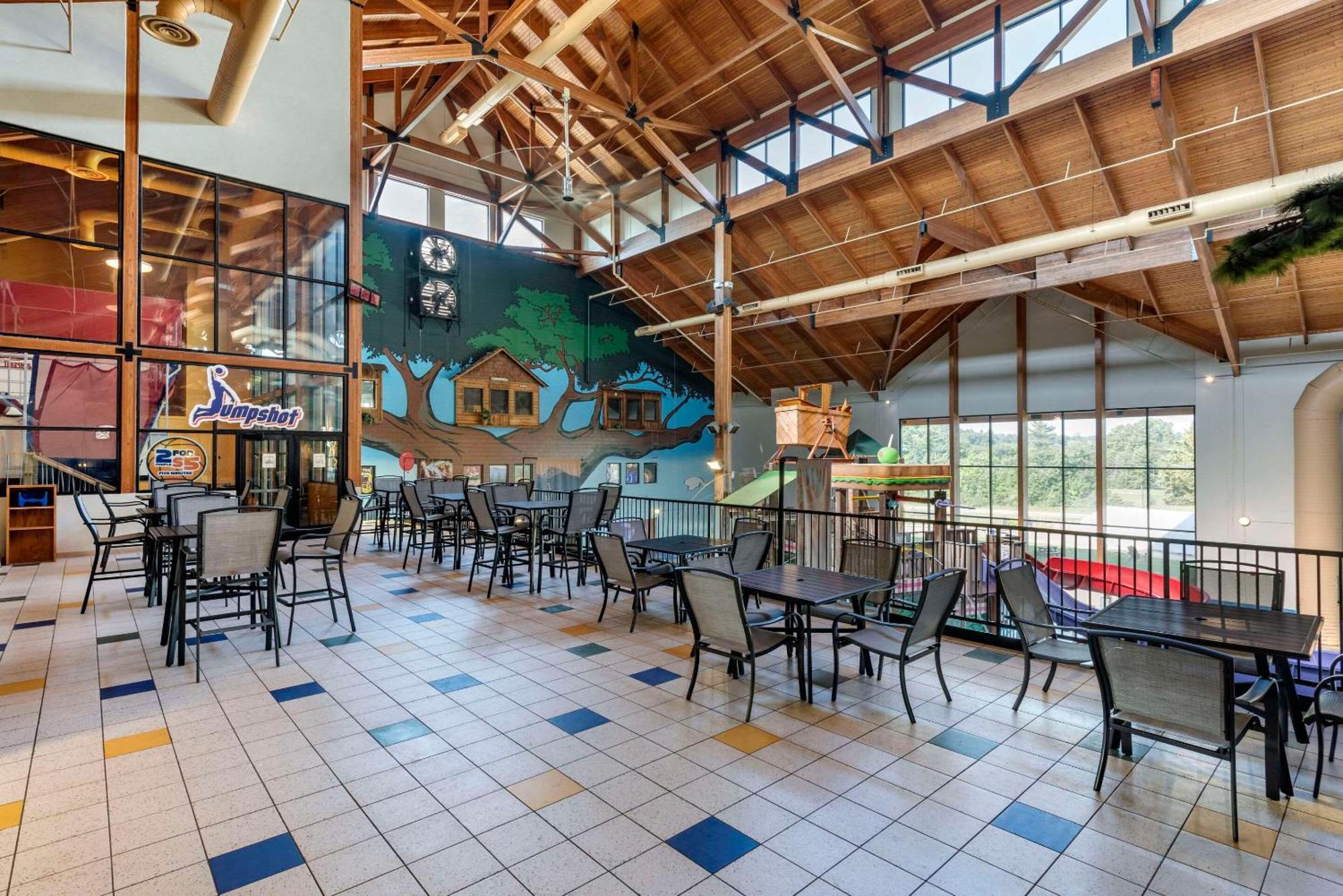 Three Bears Resort Waterpark Near Tomah Ascend Collection Warrens Extérieur photo