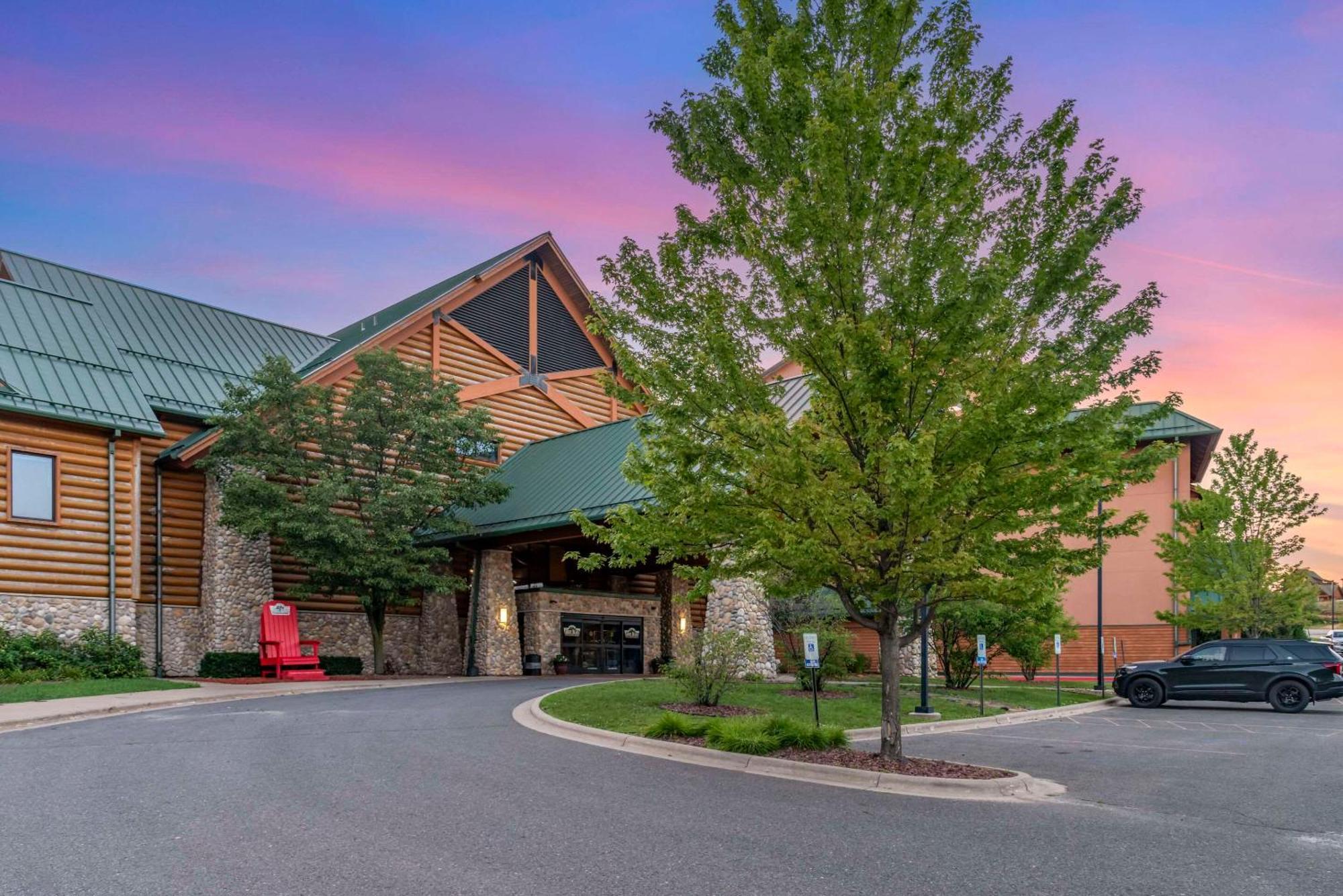 Three Bears Resort Waterpark Near Tomah Ascend Collection Warrens Extérieur photo