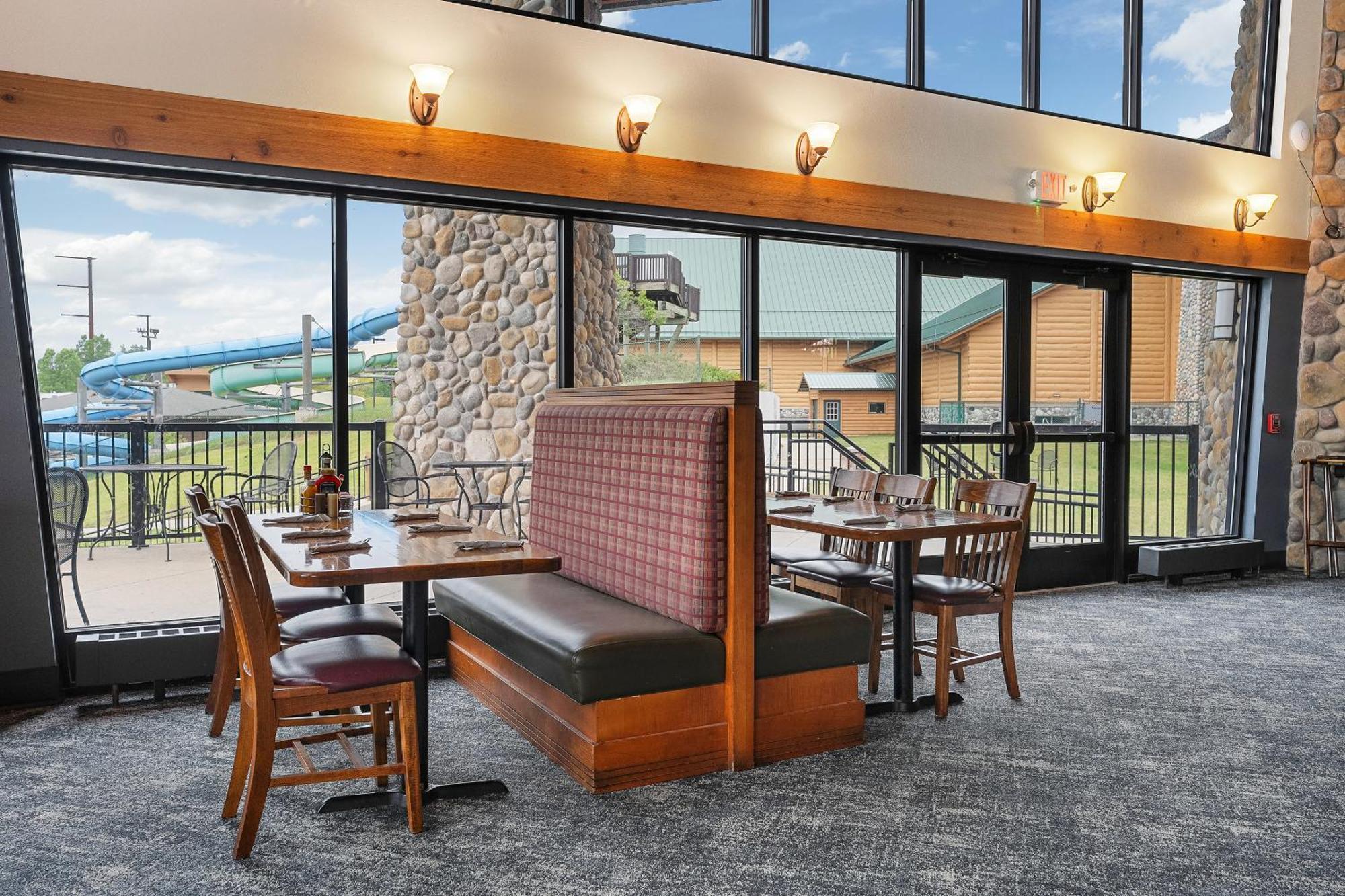 Three Bears Resort Waterpark Near Tomah Ascend Collection Warrens Extérieur photo