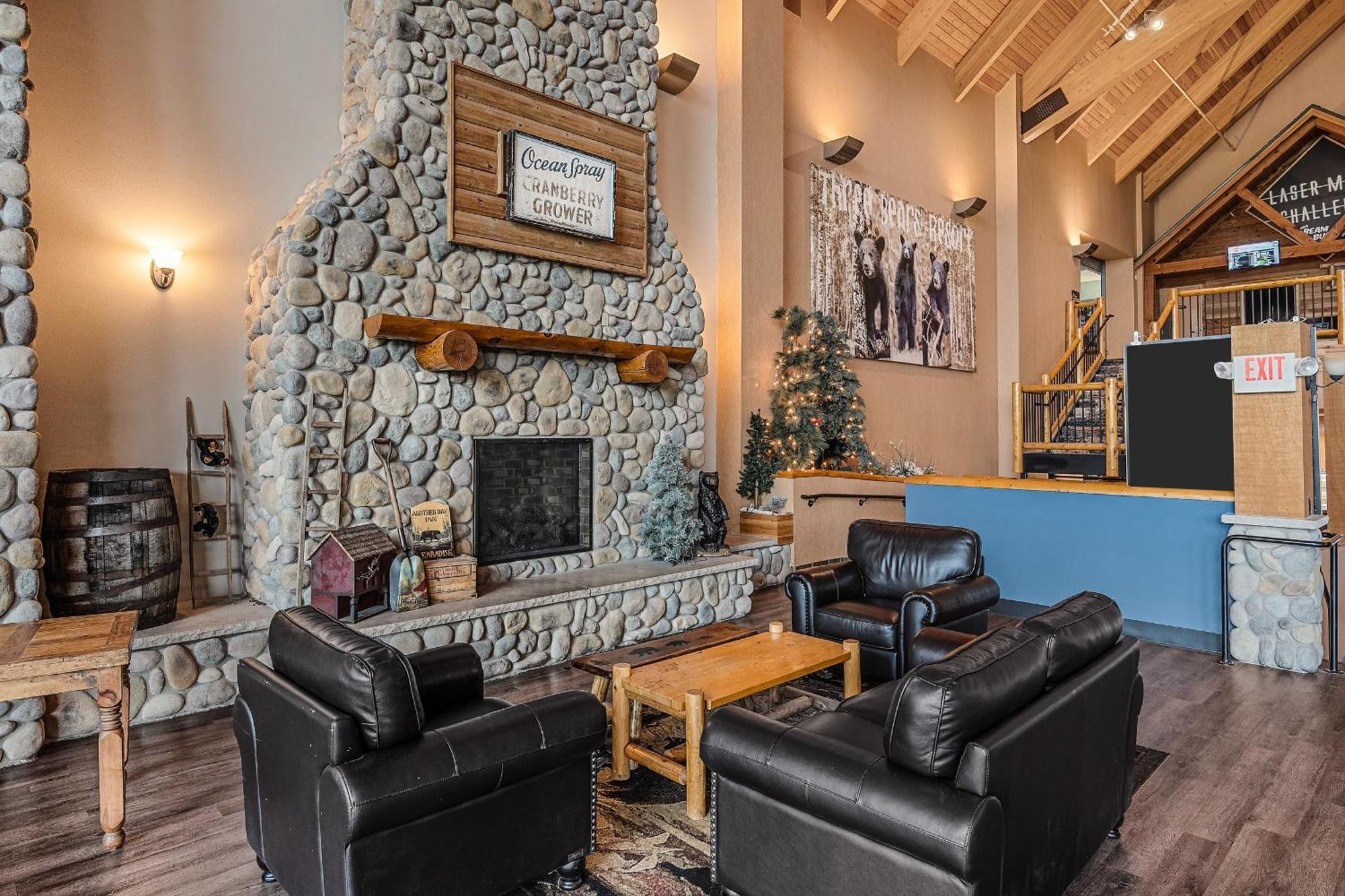 Three Bears Resort Waterpark Near Tomah Ascend Collection Warrens Extérieur photo